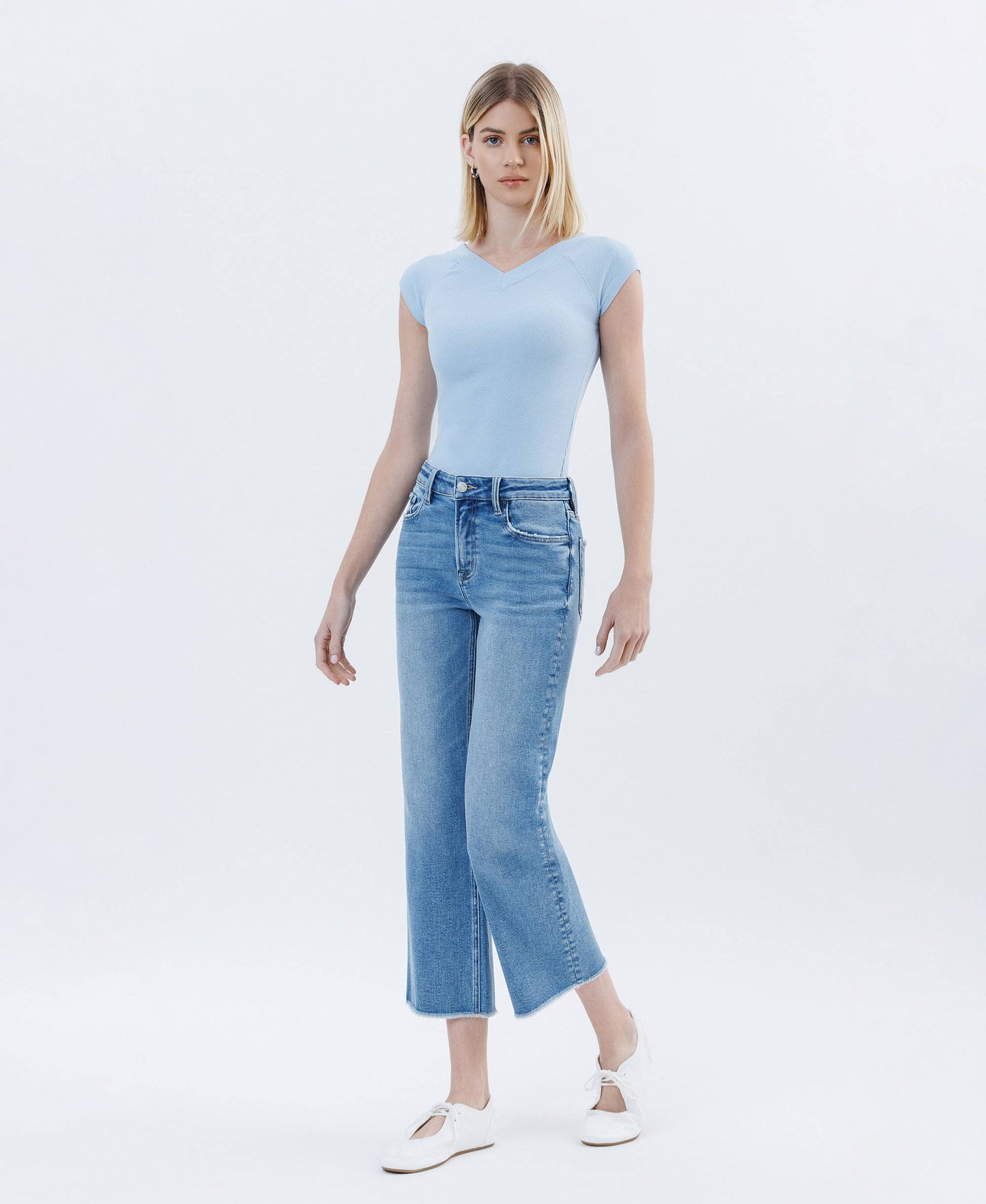HIGH RISE RAW HEM CROP SLIM WIDE LEG JEANS LV1687